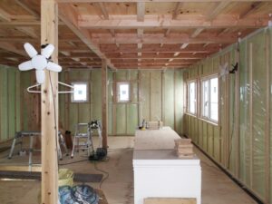 断熱材と気密シートの施工を丁寧に終えた写真