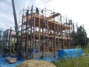 柱と壁の位置が揃っている骨組み